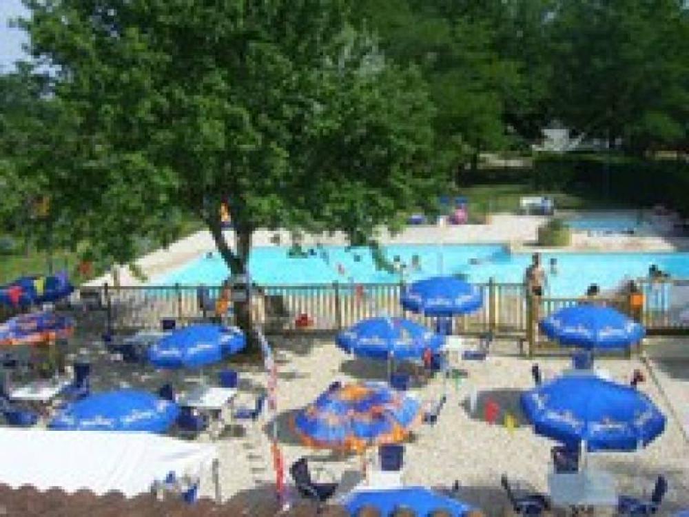 Image Camping Les Chalets sur La Dordogne